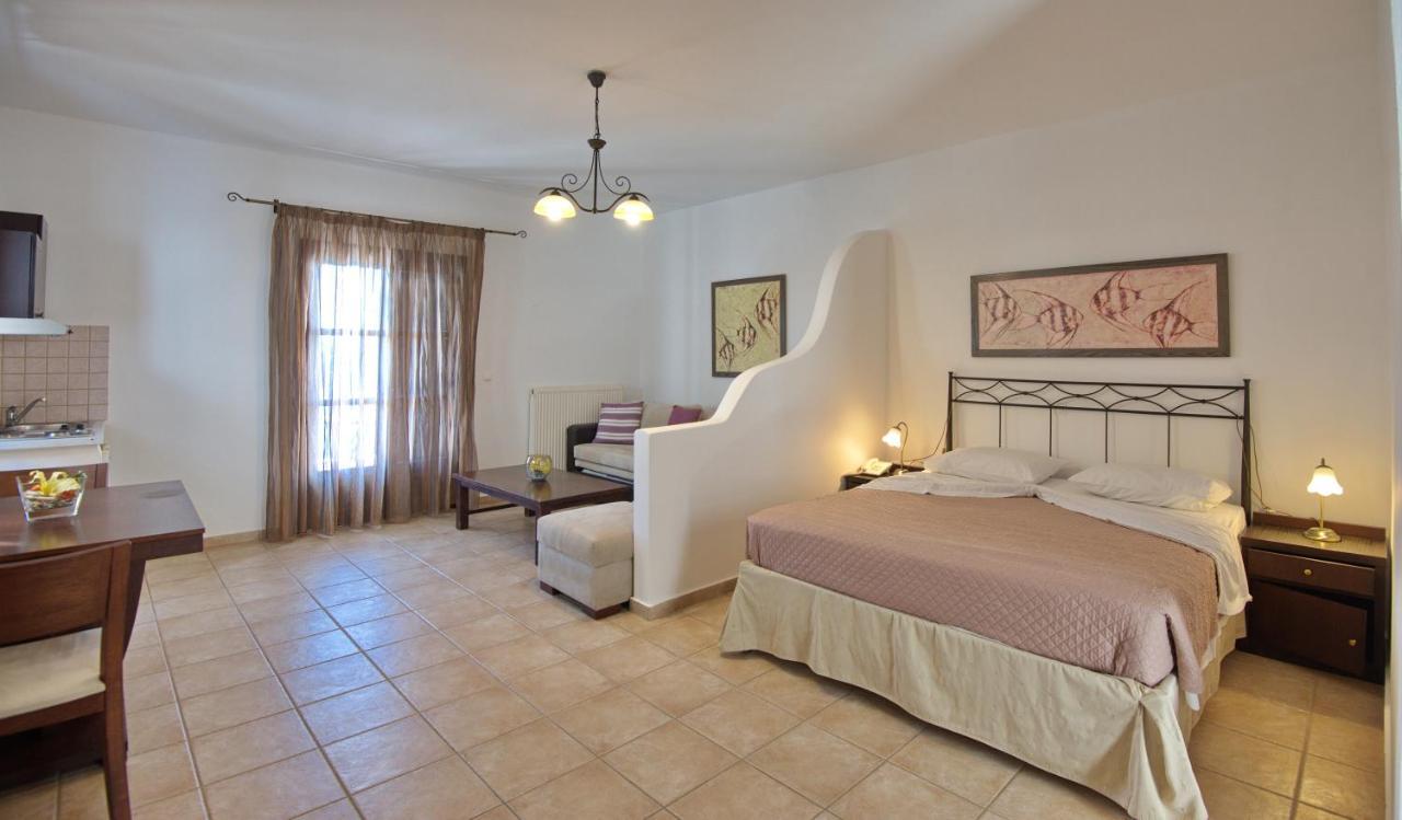Yalis Hotel Votsi  Екстериор снимка