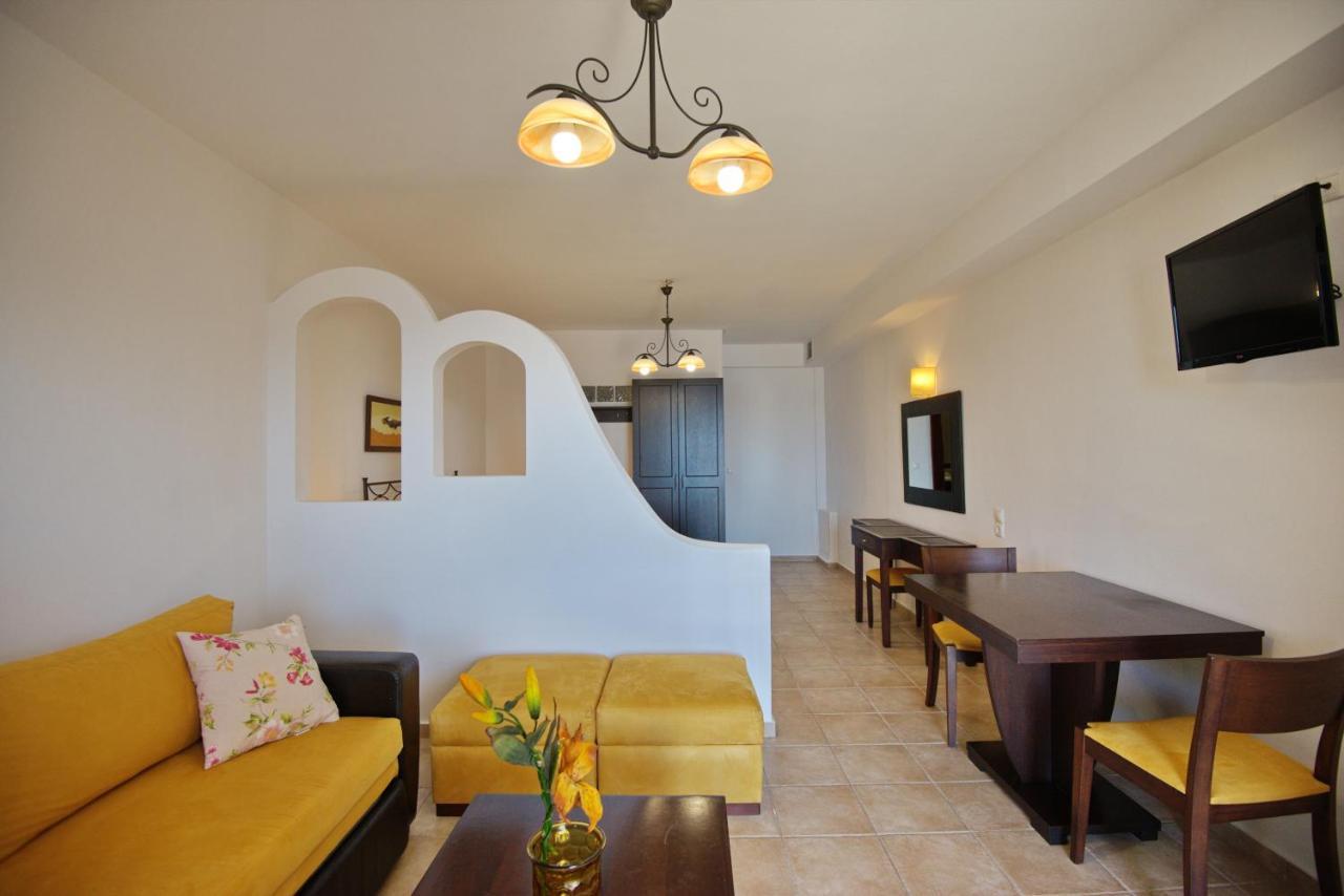 Yalis Hotel Votsi  Екстериор снимка