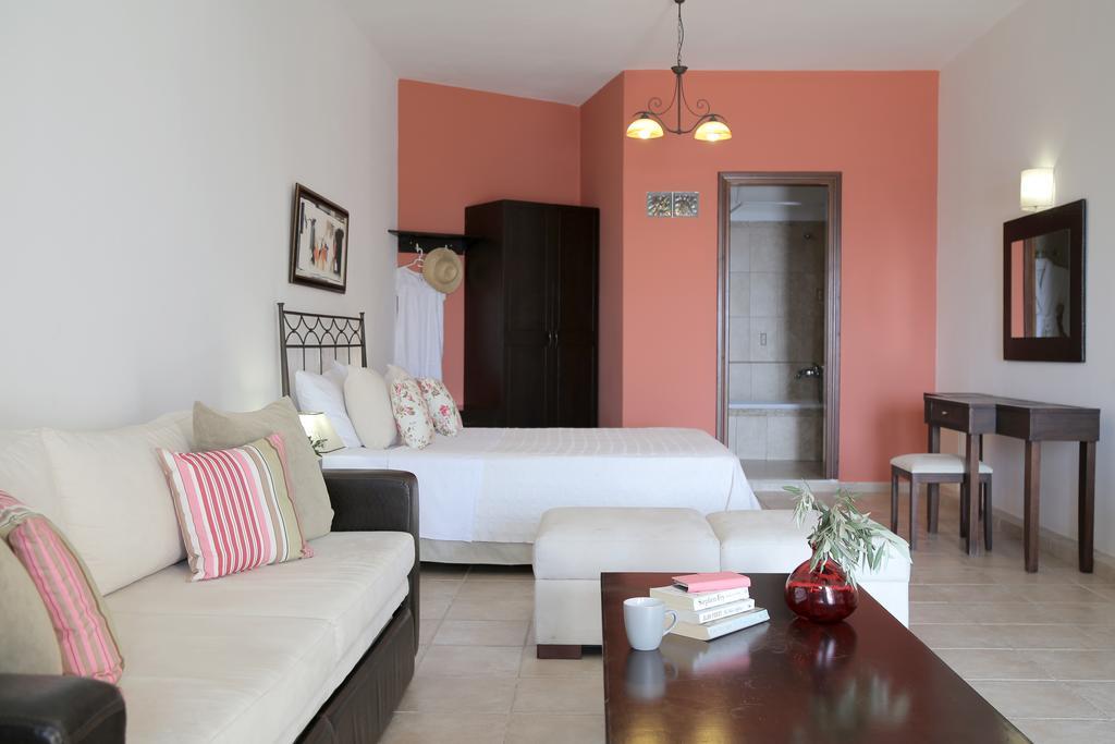 Yalis Hotel Votsi  Екстериор снимка