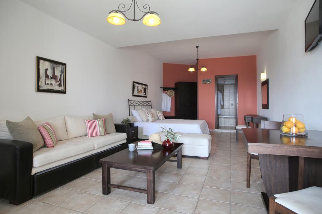 Yalis Hotel Votsi  Екстериор снимка