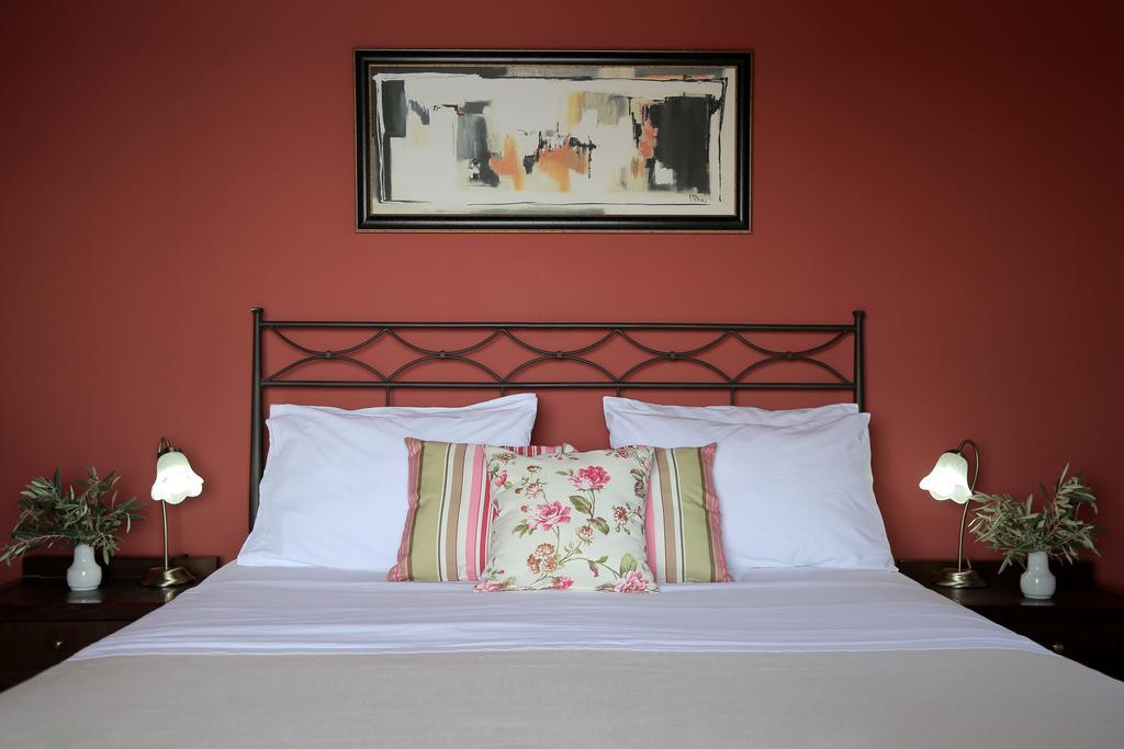 Yalis Hotel Votsi  Екстериор снимка